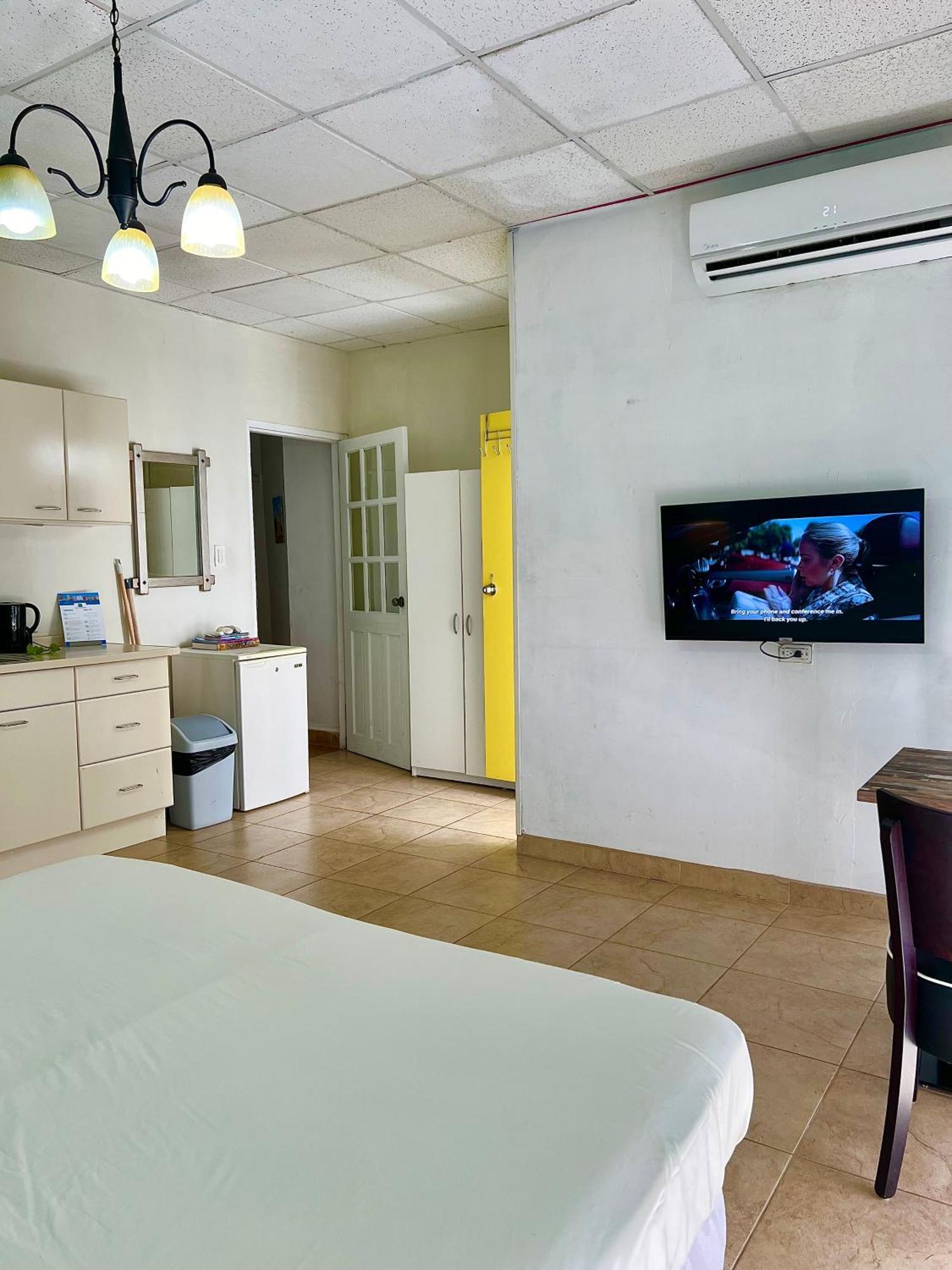Dushi Apartamentos Willemstad Bagian luar foto