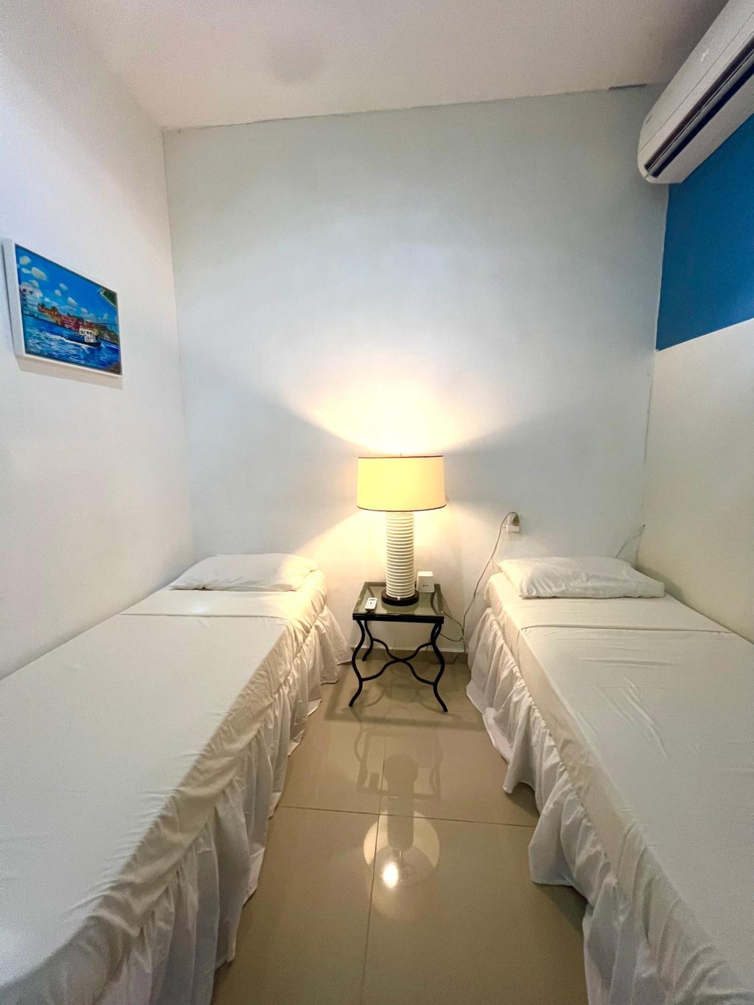 Dushi Apartamentos Willemstad Bagian luar foto